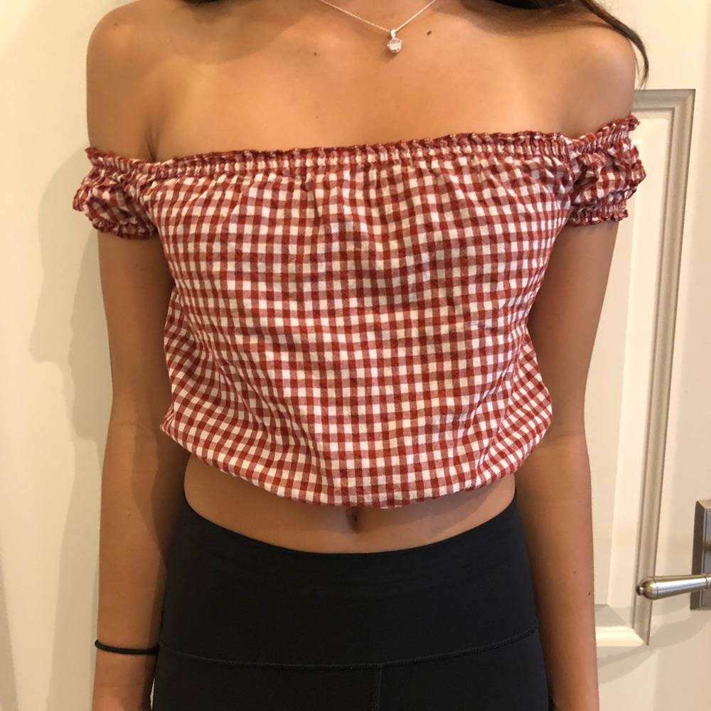 Brandy Melville off the shoulder top